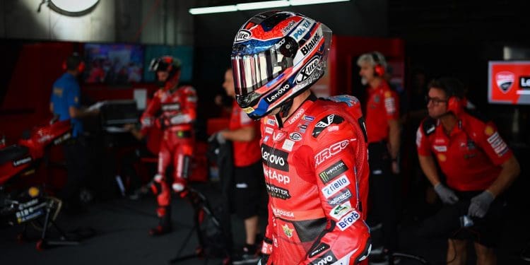 Michele Pirro rende Fabio Di Giannantonio em Barcelona