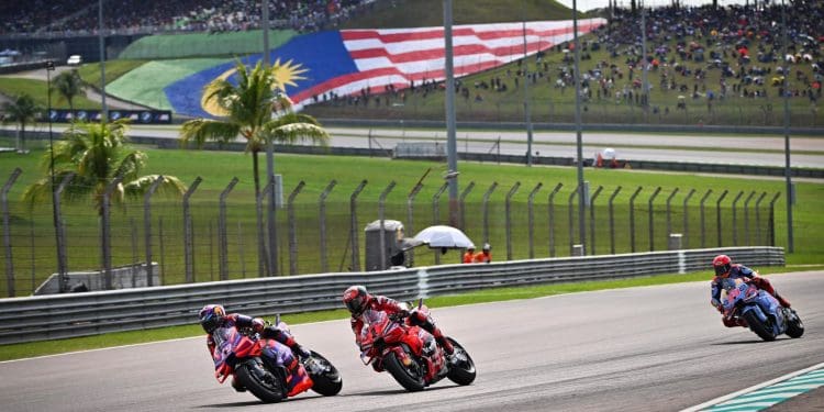 Batalha entre Bagnaia e Martín, temperatura de pista e pneu «prejudicaram» tempo da corrida, afirma Marc Márquez