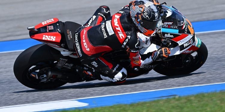 Arón Canet imparável em Barcelona volta a liderar no Treino 2 de Moto2