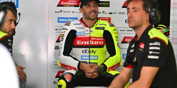 ‘O Iannone era mal-humorado, e vi-o a ser rude com os adeptos; Hoje parecer ser diferente, menos arrogante e a desfrutar’ – Neil Hogson