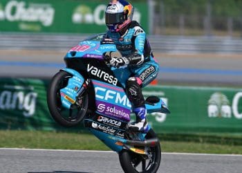 David Alonso fecha ano no Moto3 com chave de ouro e vitória em Barcelona; Adrián Fernández perde pódio, por penalização
