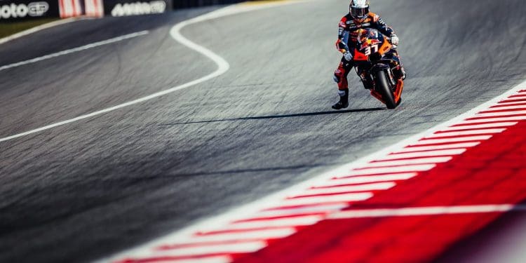 ‘O objetivo foi acalmar a moto e garantir que os controlos funcionam adequadamente sem comprometer a velocidade ou a capacidade de curvar’ – Pedro Acosta