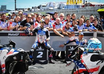 Miguel Oliveira deixa Aprilia com sensação de «tarefa por terminar» e lamentou ainda adeus a Wilco Zeelenberg: ‘Era uma mais-valia’