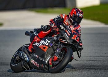 Maverick Viñales impôs-se no último treino livre da época; Miguel Oliveira em 16.º