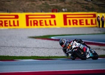 Aguenta, coração! Arón Canet ganhou corrida empolgante do Moto2 em Barcelona; Diogo Moreira estreou-se nos pódios