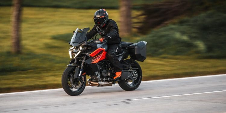 A Besta da Longa Distância: Eis a nova KTM 1390 Super Duke GT