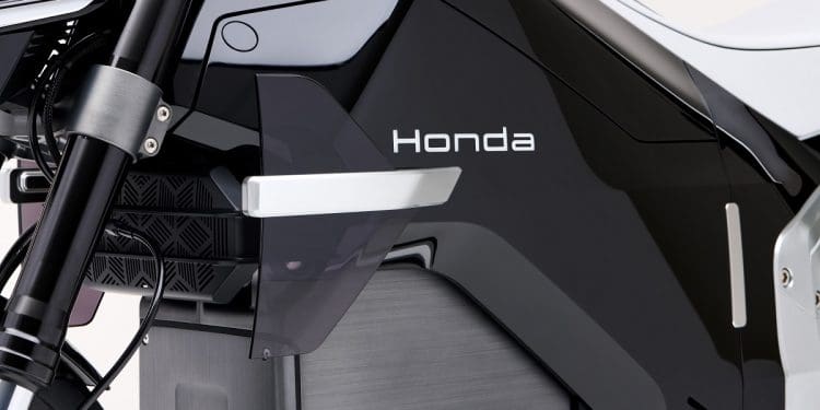 Honda avança na mobilidade elétrica de futuro com dois novos conceitos de motos elétricas