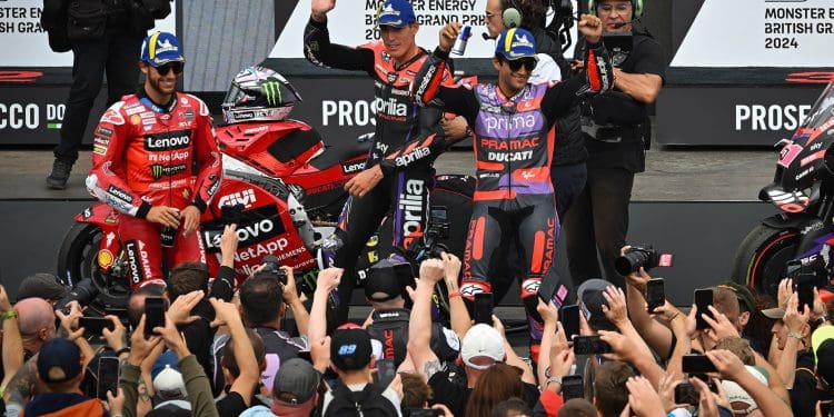 Aleix Espargaró sobre Martín e incertezas sobre futuro: ‘Falo mais com ele do que com a minha mulher; A pressão que ele está a ter é extrema’