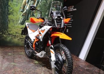 KTM 390 Adventure R 2025: Inspirada nos ralis esta é uma máquina infernal e concebida para a aventura
