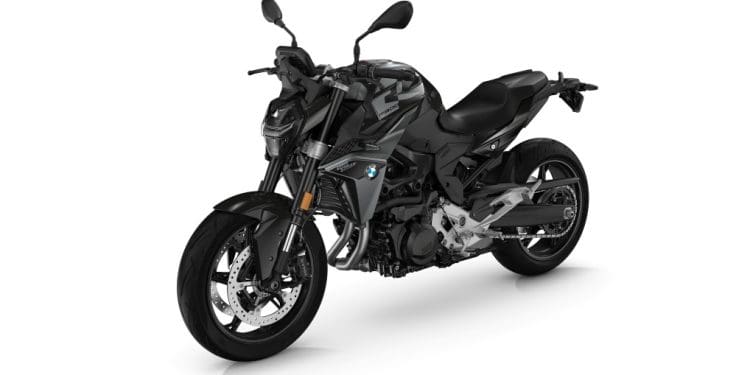 BMW F 900 R 2025: Mais leve, estilosa e evoluída