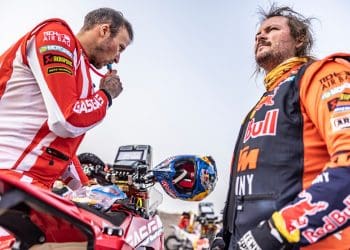Toby Price e Sam Sunderland juntos no Dakar 2025… de carro!