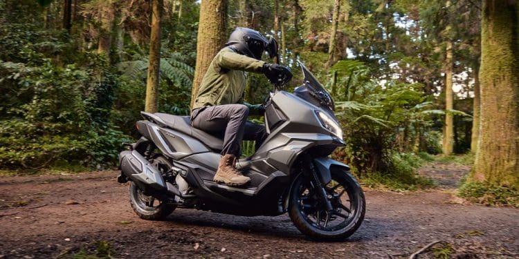 SYM ADX 300: A nova scooter urbana de aventura já disponível em Portugal e com campanha de lançamento