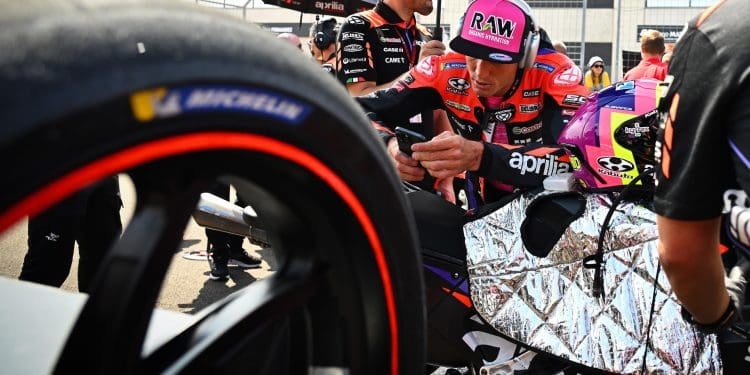 Aleix Espargaró mais perto de se juntar à Honda como piloto de testes e «aprovado» por Mick Doohan: ‘É uma boa decisão’