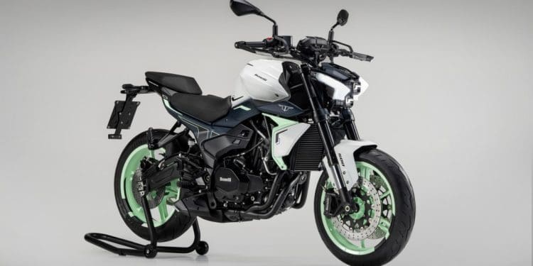 Benelli Tornado Naked Twin 500: Mais garra e caráter desportivo