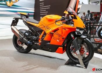 KTM 990 RC R, «ADN» desportivo e velocidade na média cilindrada