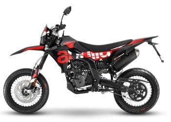 Equipe as novas Aprilia SX e RX 125 a preceito