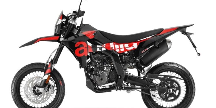 Equipe as novas Aprilia SX e RX 125 a preceito