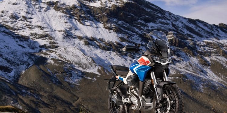 Galeria: O tributo de edição limitada, Moto Guzzi Stelvio Duocento Tributo