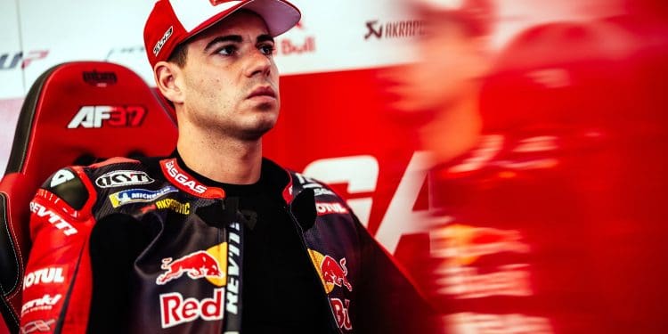 Augusto Fernández terá seis participações wildcard em 2025, e vai contar com Cal Crutchlow como mentor na sua nova tarefa