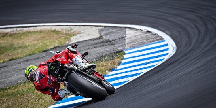 Álvaro Bautista lidera em número de quedas no WSBK em 2024