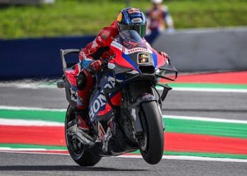 Stefan Bradl confia em Aleix Espargaró e Nakagami mas revela: ‘A bola está mais do lado do Albesiano do que nos pilotos de testes’