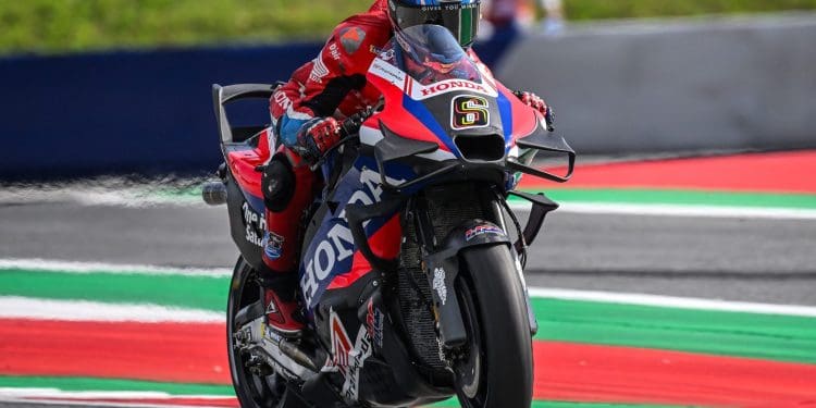 Stefan Bradl confia em Aleix Espargaró e Nakagami mas revela: ‘A bola está mais do lado do Albesiano do que nos pilotos de testes’