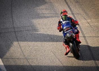 Yamaha desenvolve motor V4 para o MotoGP; Alex Barros explica vantagens