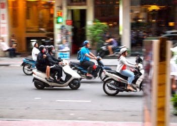Reino Unido deixa motociclos de fora do fim dos veículos a combustão em 2030