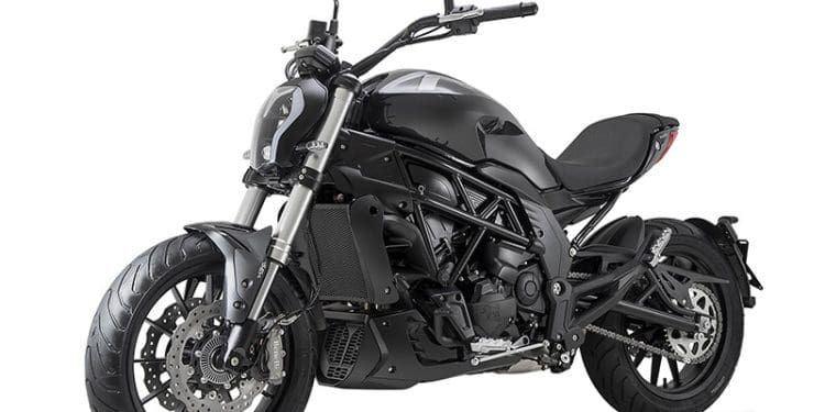 Benelli 502C: Bold and «muscular» design that will certainly attract attention