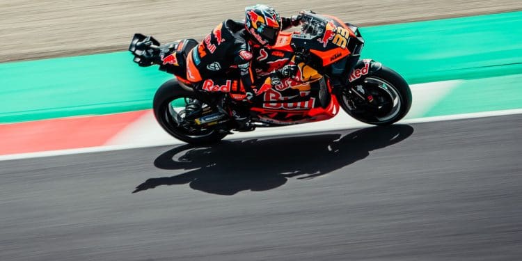 ‘A hipótese mais lógica seria a KTM sair do Moto2 e do Moto3, e ir em frente com o MotoGP’ – Alberto Vergani