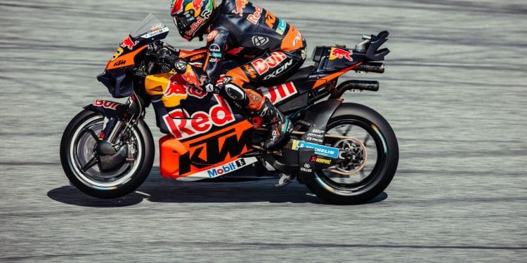 Lucio Cecchinello à espera de ‘surpresas com alguns outros fabricantes interessados em assumir o projeto KTM, ou entrar na MotoGP’