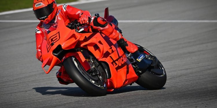 ‘Se não vencer o Bagnaia, venço eu; Se não vencer eu, vence ele, é o objetivo da equipa’ – Marc Márquez