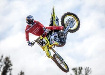 Ken Roczen ‘entusiasmado’ por continuar com a Suzuki, no ataque ao Supercross e com desejo de ‘continuar a perseguir vitórias e pódios’