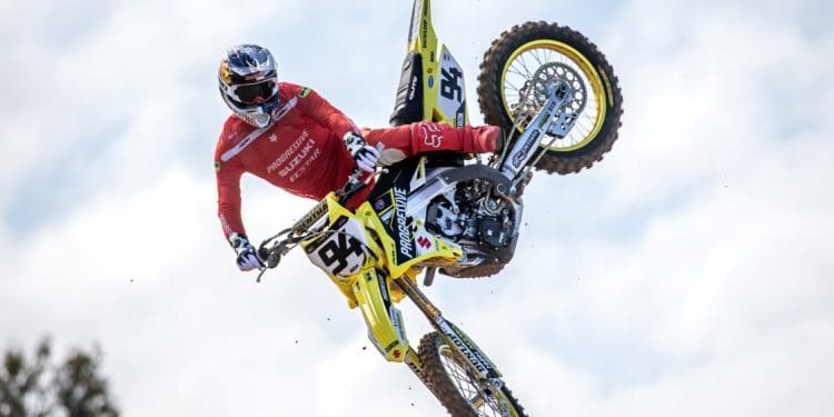 Ken Roczen ‘entusiasmado’ por continuar com a Suzuki, no ataque ao Supercross e com desejo de ‘continuar a perseguir vitórias e pódios’
