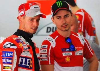 Jorge Lorenzo lembra talento natural de Casey Stoner: ‘Ou se tem, ou não se tem; Com a pista molhada ele saída e fazia recorde de pista’