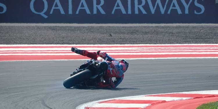 Vídeo: Os melhores saves da época do MotoGP
