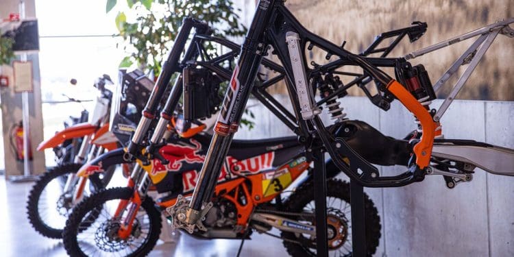 Stefan Pierer e Gottfried Neumeister salientam: ‘O mais importante é salvar tantos empregos quanto possível’