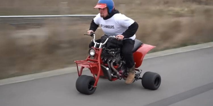 Mini Trike modificado com motor de 1000cc: Um testemunho de engenharia radical