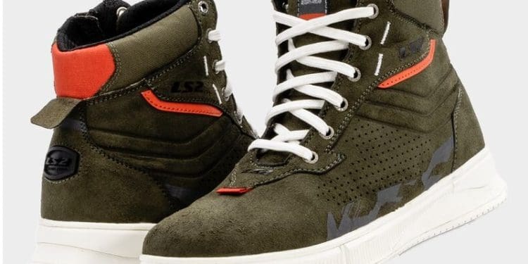 Chrome Boots: A combinação perfeita de estilo e funcionalidade para a primavera e o verão