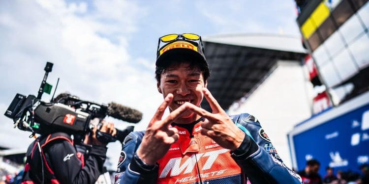 Vídeo: Sangue, suor e lágrimas – Ai Ogura dominou no Moto2