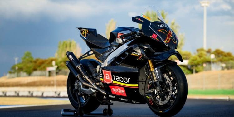 Aprilia RSV4 X Ex3ma esgota em tempo recorde de 76 dias