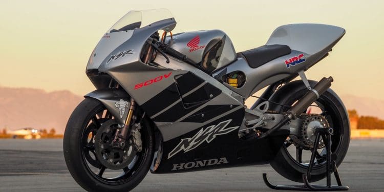 Honda NSR500V: Uma lenda do motociclismo está à procura de novo dono