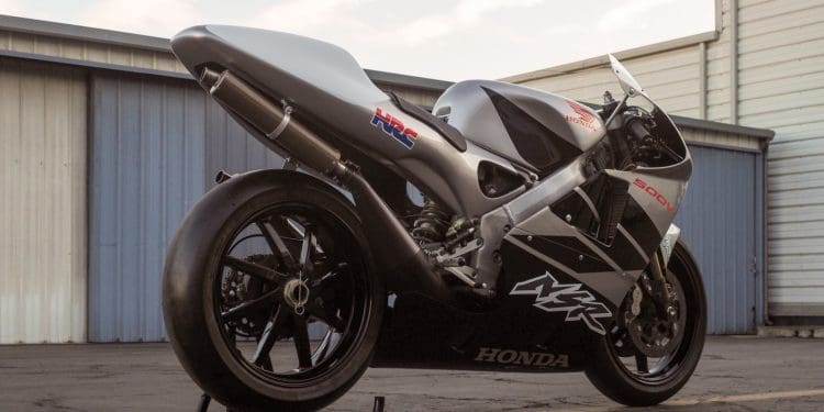 Honda NSR500V: Uma lenda do motociclismo está à procura de novo dono