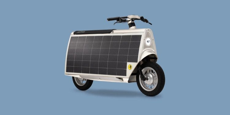 Lightfoot, a peculiar scooter movida a energia solar