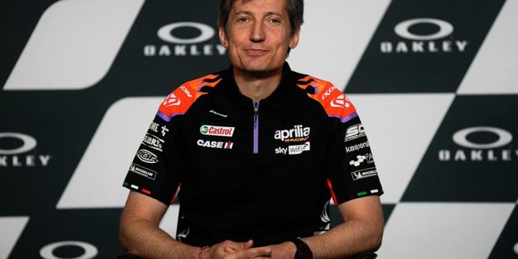 Massimo Rivola e o desenvolvimento da moto, o ADN da Aprilia e a «vontade» dos pilotos: ‘Temos de ser firmes’
