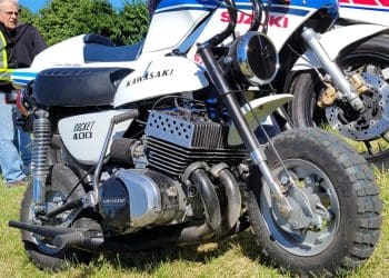 Vídeo: Transformação radical: Pitbike ganha motor de 400 cc e torna-se num pequeno «monstro»