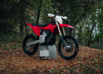 Stark Future revoluciona o mundo do Enduro com a VARG EX: Elétrica, potente, e em pré-encomenda