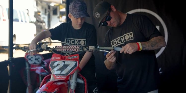 Renthal Lock-On grips: Como uma simples modificação pode fazer tanta diferença