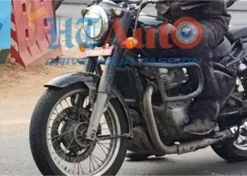 Royal Enfield Super Bullet ou Super Classic 650?