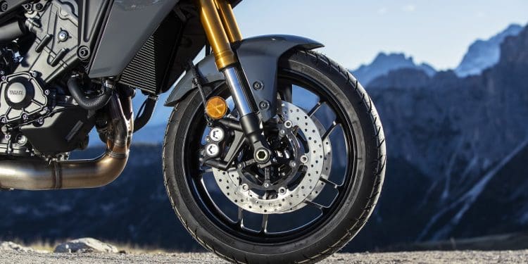 Vendas de motociclos e triciclos desceu em junho, mas aumentou no primeiro semestre do ano